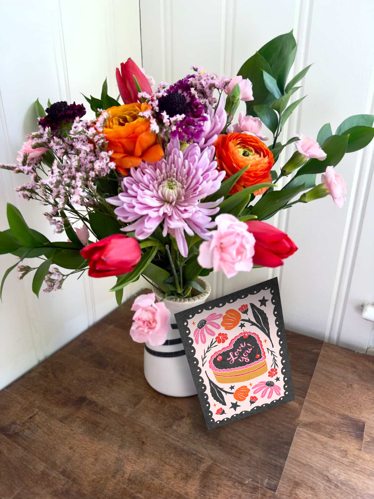 Valentine’s card + bouquet pairing
