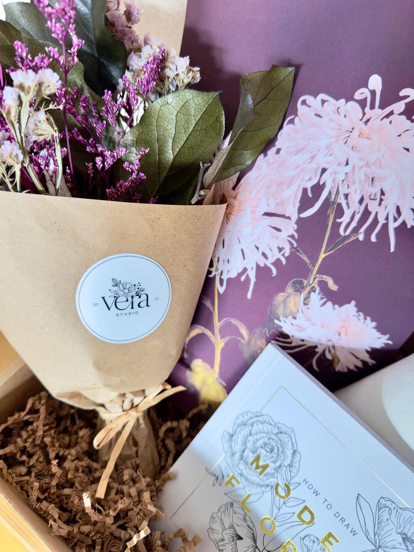 Art & Flowers Lover Gift Box
