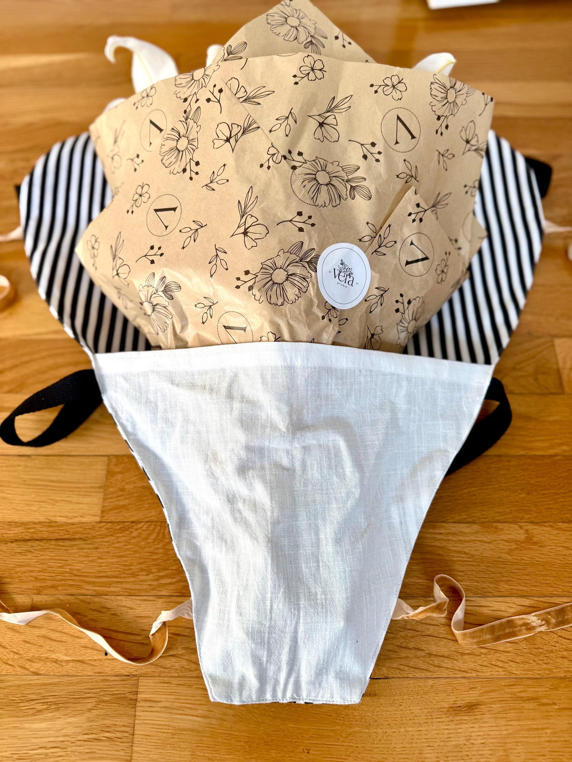 Flower Bouquet Tote Bag - flowers carry on bag - market bag